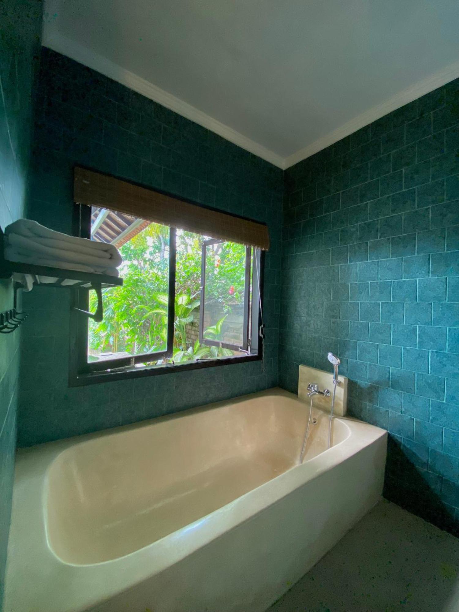 Hotel Puri Ayu Canggu Esterno foto