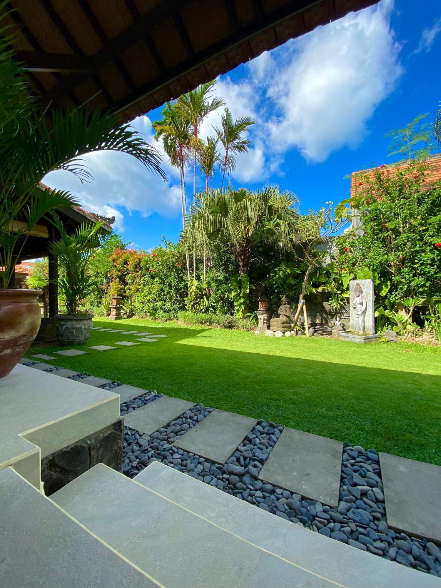 Hotel Puri Ayu Canggu Esterno foto
