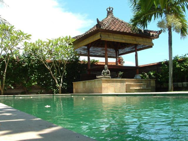 Hotel Puri Ayu Canggu Esterno foto