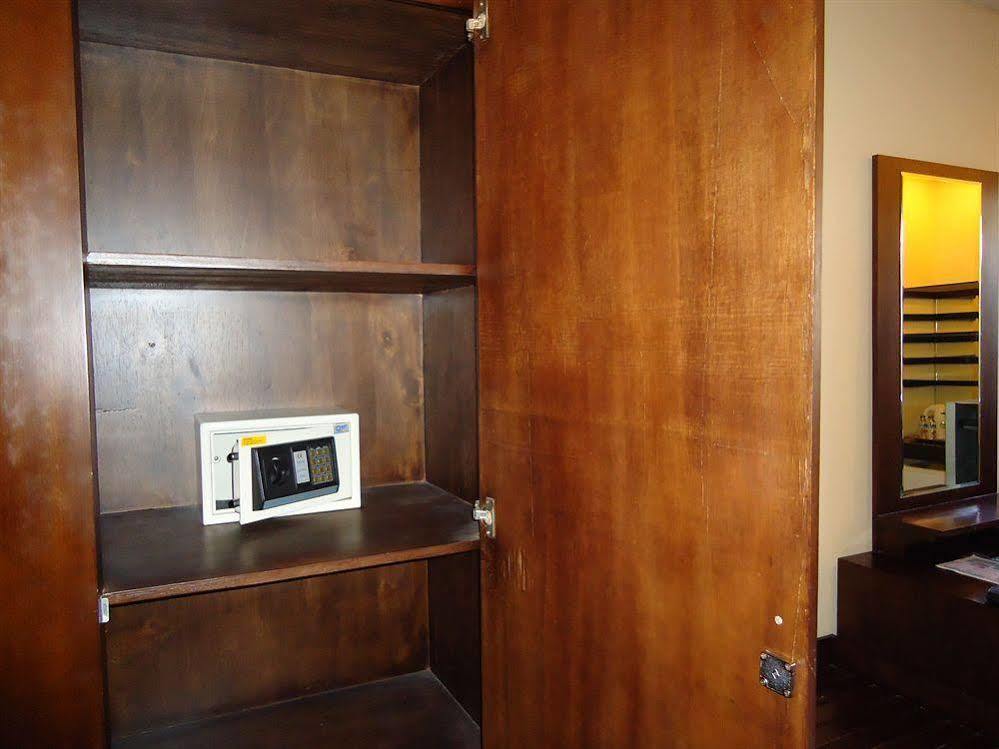 Hotel Puri Ayu Canggu Esterno foto